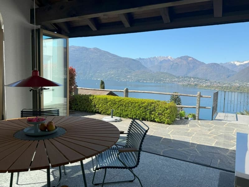 Casa completamente rinnovata con vista da sogno (3)