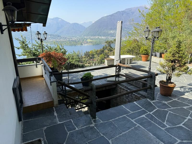 Mediterranean property with pool (4)