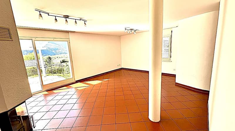 Casa unifamiliare in zona residenziale tranquilla a Claro (6)