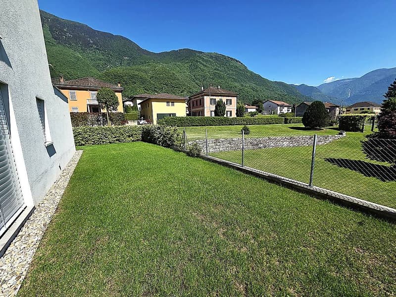 Splendido 4.5 locali con giardino a Claro (8)