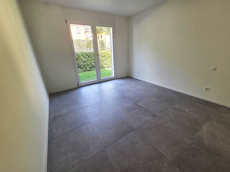Splendido 4.5 locali con giardino a Claro (12)