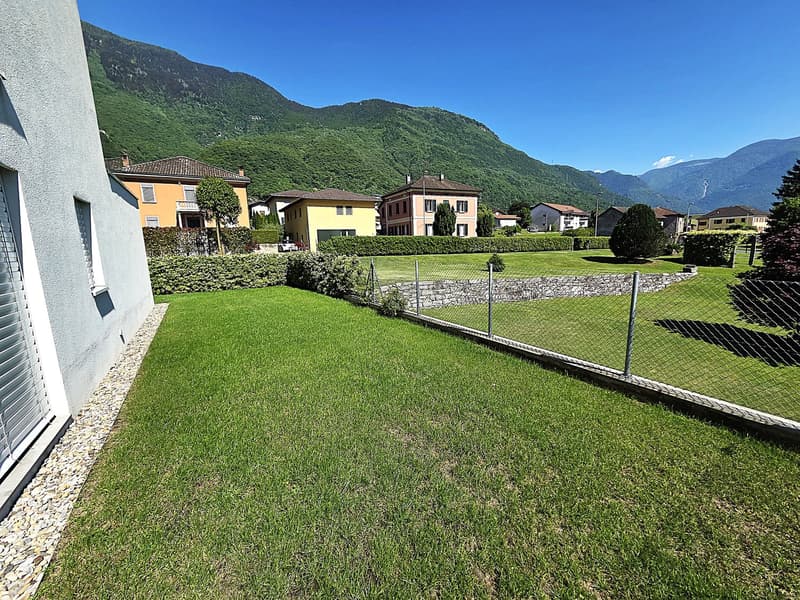 Moderno appartamento  di 4.5 locali con giardino a Claro – Nuova costruzione con vista (4)