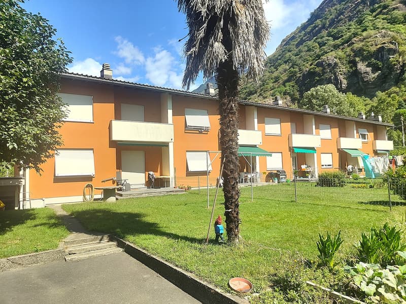 Casa monofamiliare a schiera di prima “testa” a Biasca (1)