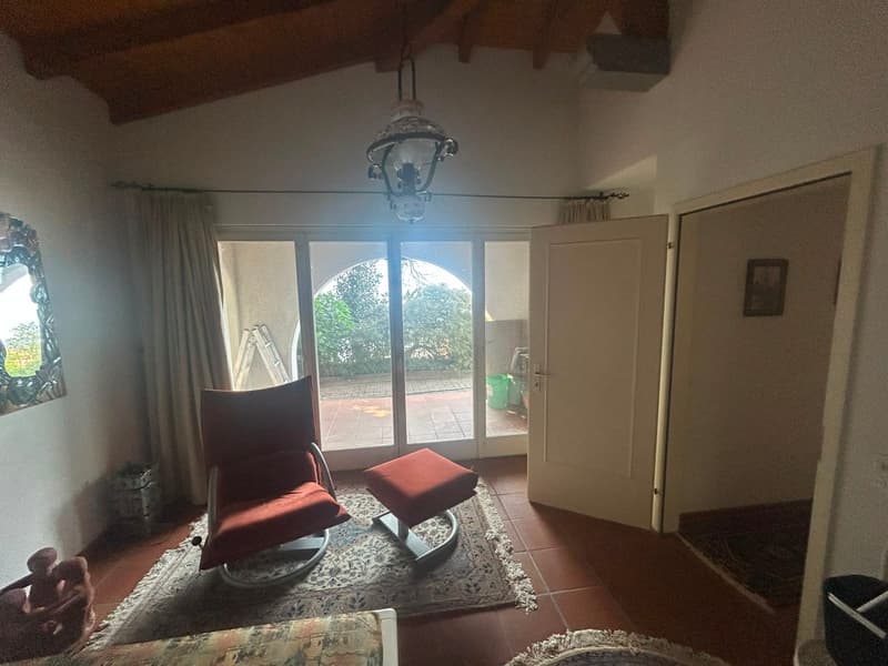 Incantevole casa unifamiliare ad Orselina con piscina e vista panoramica (10)