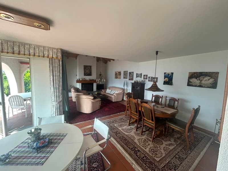 Incantevole casa unifamiliare ad Orselina con piscina e vista panoramica (5)