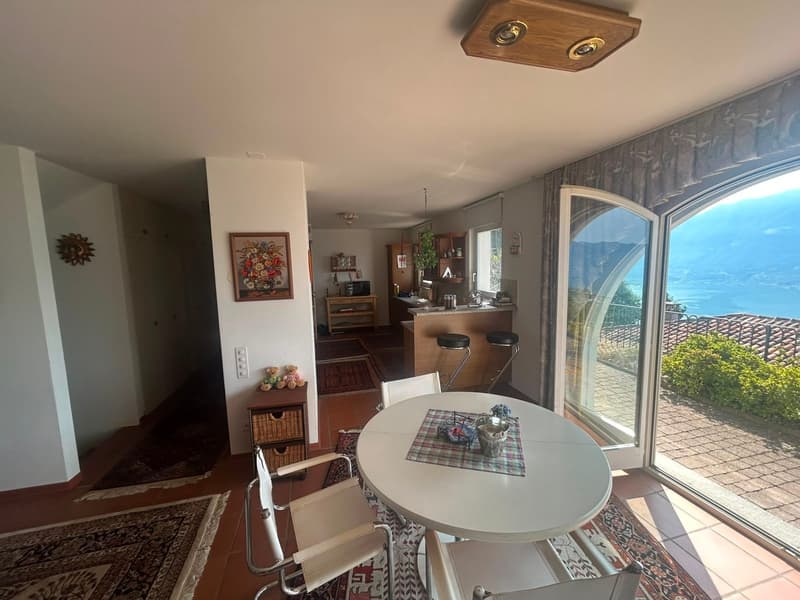 Incantevole casa unifamiliare ad Orselina con piscina e vista panoramica (7)