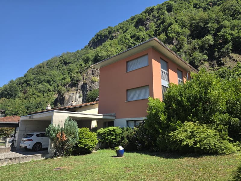 Spaziosa villa unifamiliare a Castione (4)