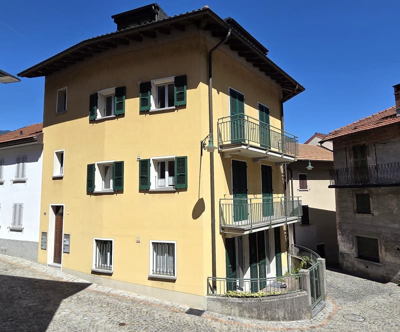 Studio-Apartment im Dachgeschoss in Bellinzona (1)