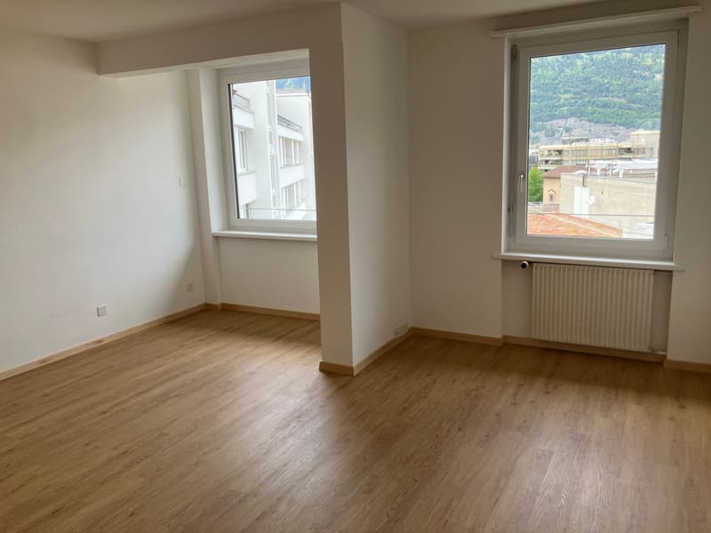 Schlafzimmer mit Aussicht auf den Calanda