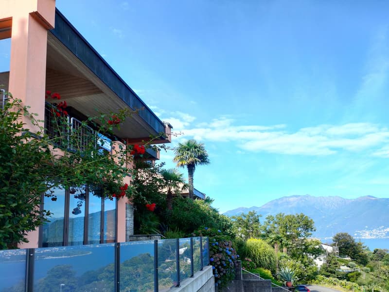 Maisonette-Wohnung mit Panoramasicht auf den Lago Maggiore (1)