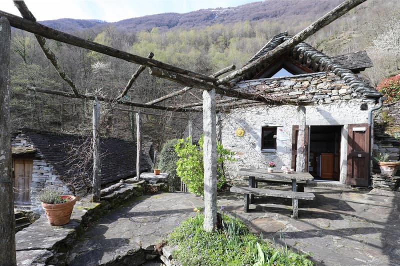 Sehr schönes Rustico mit Sicht auf die Berge im Maggiatal (2)