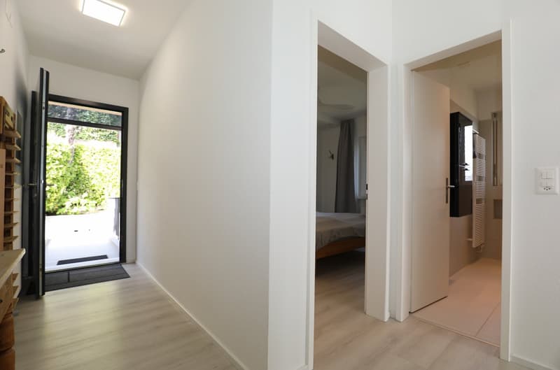 Moderne 2.5-Zimmer-Dachwohnung mit Traumblick in Orselina (12)