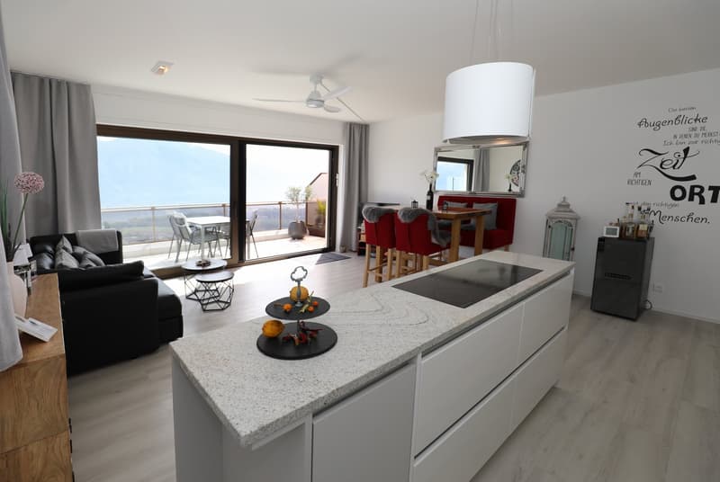 Moderne 2.5-Zimmer-Dachwohnung mit Traumblick in Orselina (7)