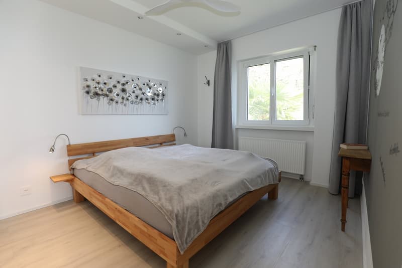 Moderne 2.5-Zimmer-Dachwohnung mit Traumblick in Orselina (9)