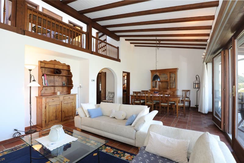 Schönes Einfamilien-/Ferienhaus mit Pool und Sicht auf den Lago Maggiore (7)