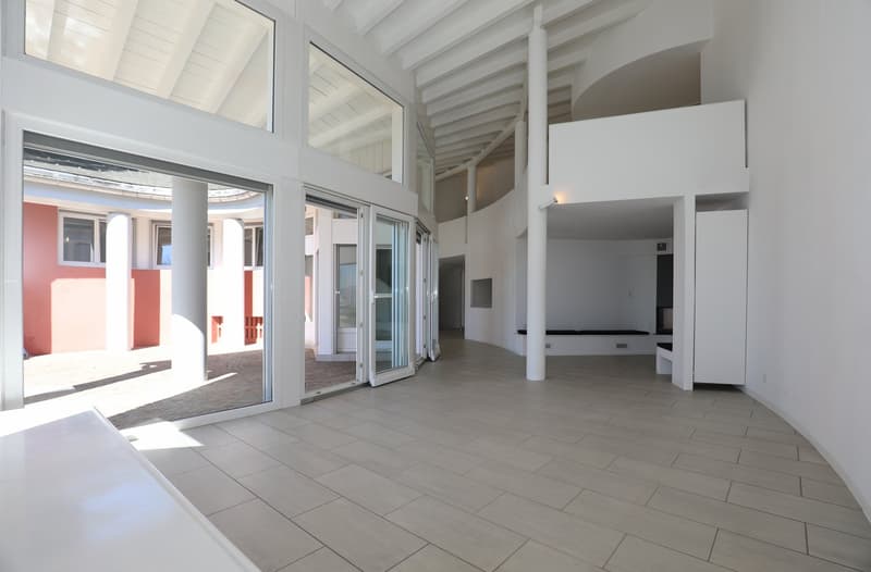 Architektonisch exklusive Villa mit Panoramasicht im Luganese (7)