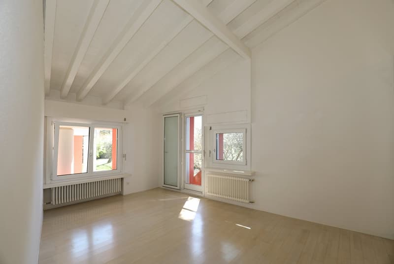 Architektonisch exklusive Villa mit Panoramasicht im Luganese (12)
