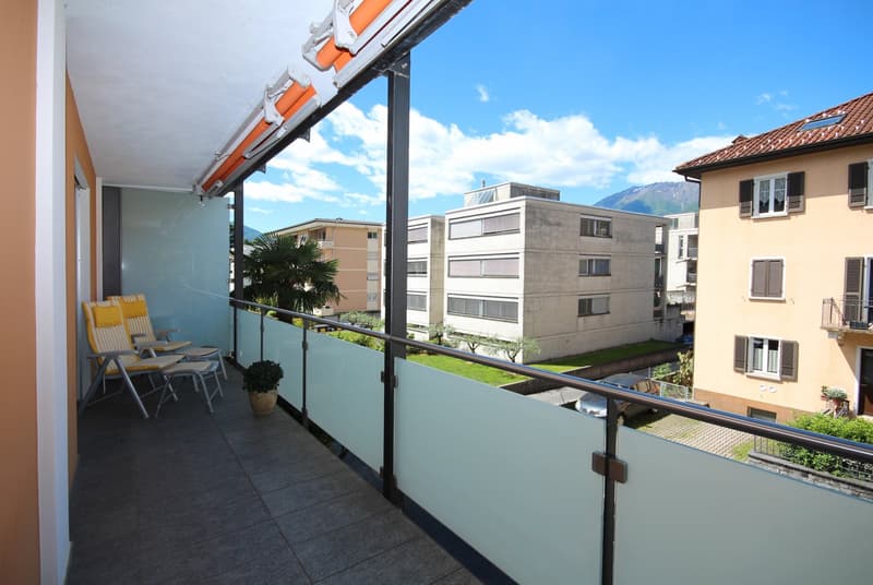 Charmante 2.5-Zimmer-Wohnung mit Balkon und Bergblick in Ascona (4)