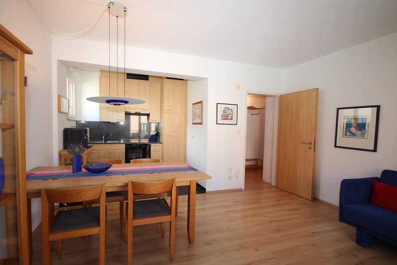 Charmante 2.5-Zimmer-Wohnung mit Balkon und Bergblick in Ascona (8)