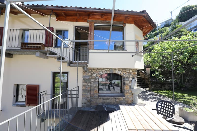 Attraktive, komplett renovierte 2.5-Zimmer-Maisonette-Wohnung (3)