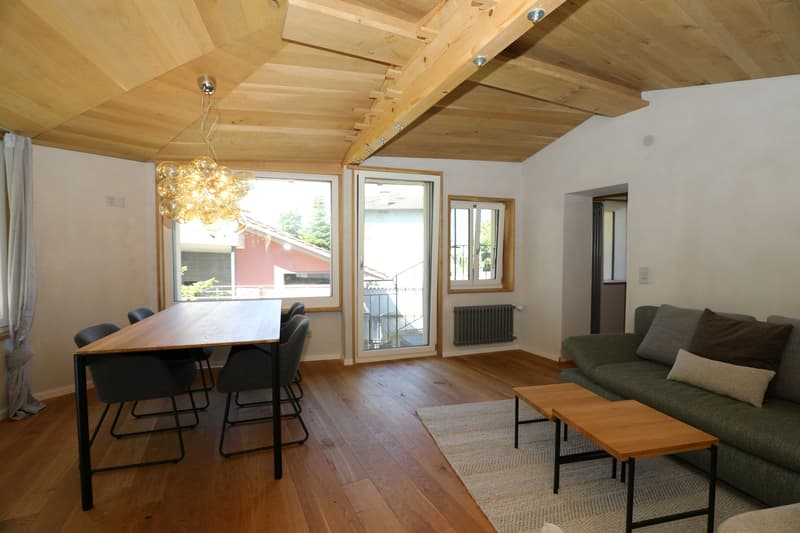 Attraktive, komplett renovierte 2.5-Zimmer-Maisonette-Wohnung (5)