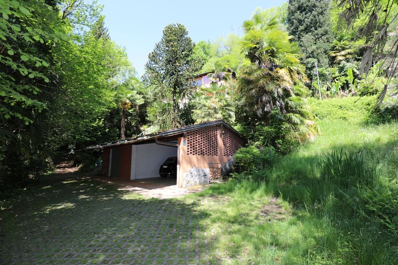 Einfamilienhaus + grosses Gästehaus mit Swimmingpool und herrlicher Aussicht (9)