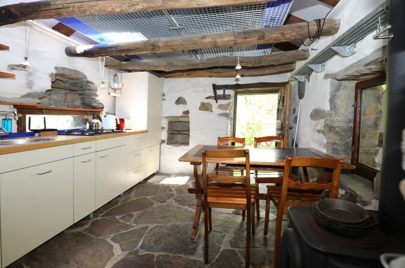 Einmaliges Rustico mit schönem Seeblick in Vairano (10)
