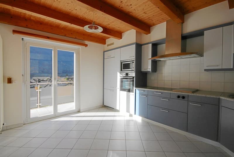 5.5-Zimmer-Maisonette-Eigentumswohnung mit Mansarde und schöner Bergsicht (9)