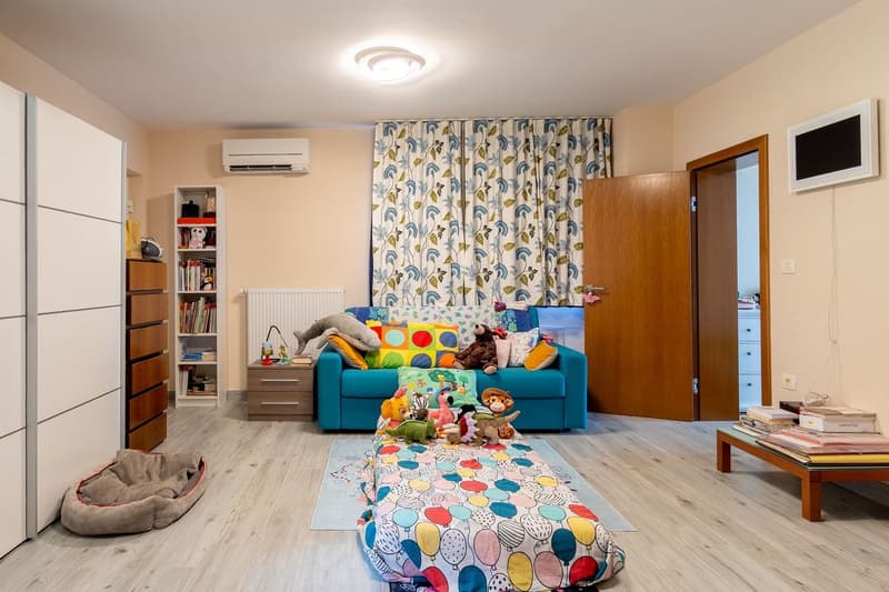 Prestigiosa villa panoramica con ampi spazi e scorcio mare (48)