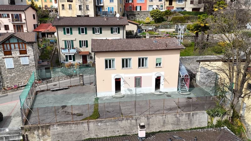Casa Unifamiliare da riattare con stupenda vista e con licenza approvata (8)