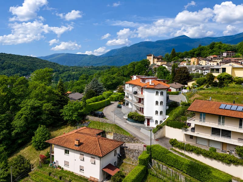 Appartamento con grande terrazza (8)