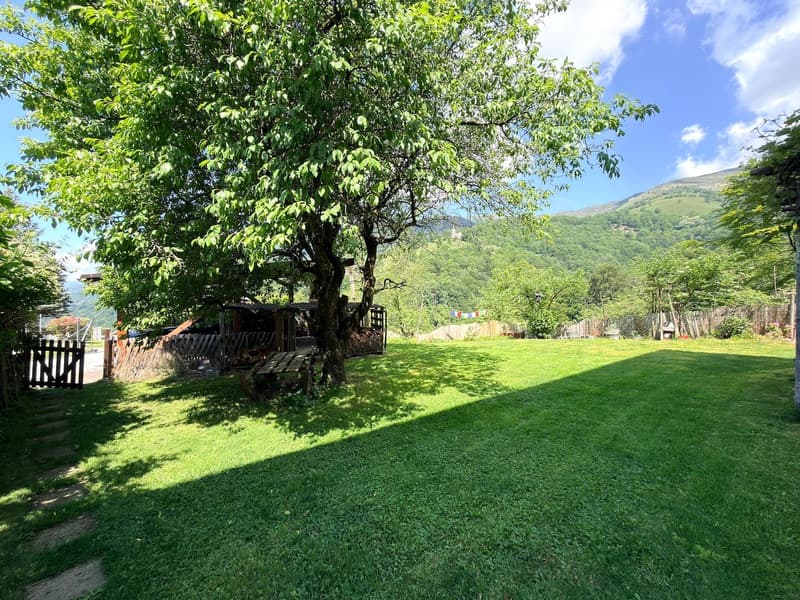 Casa Ticinese di carattere con splendido giardino e massima privacy a Bogno (9)