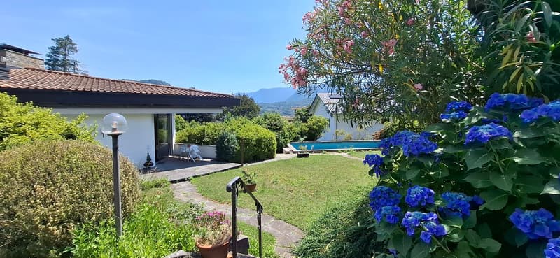 Villa con grande potenziale edificatorio (2)