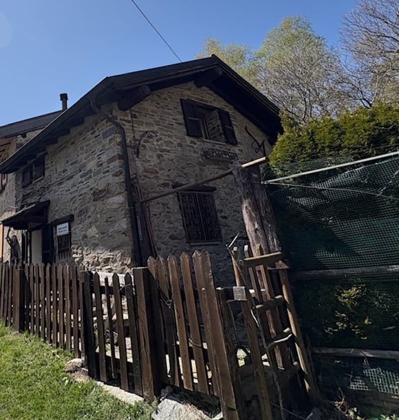 Piccolo Rustico immerso nella natura, in zona tranquilla e soleggiata (2)