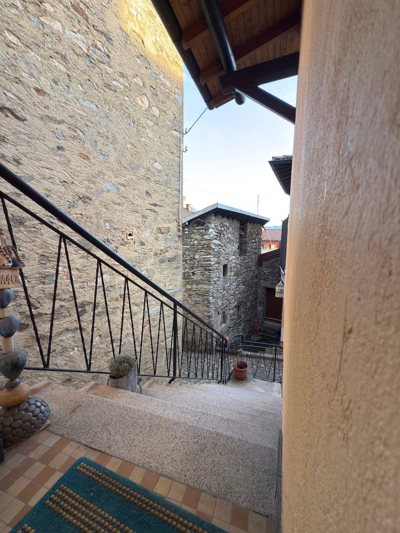Casa unifamiliare nel nucleo di Bigorio (9)