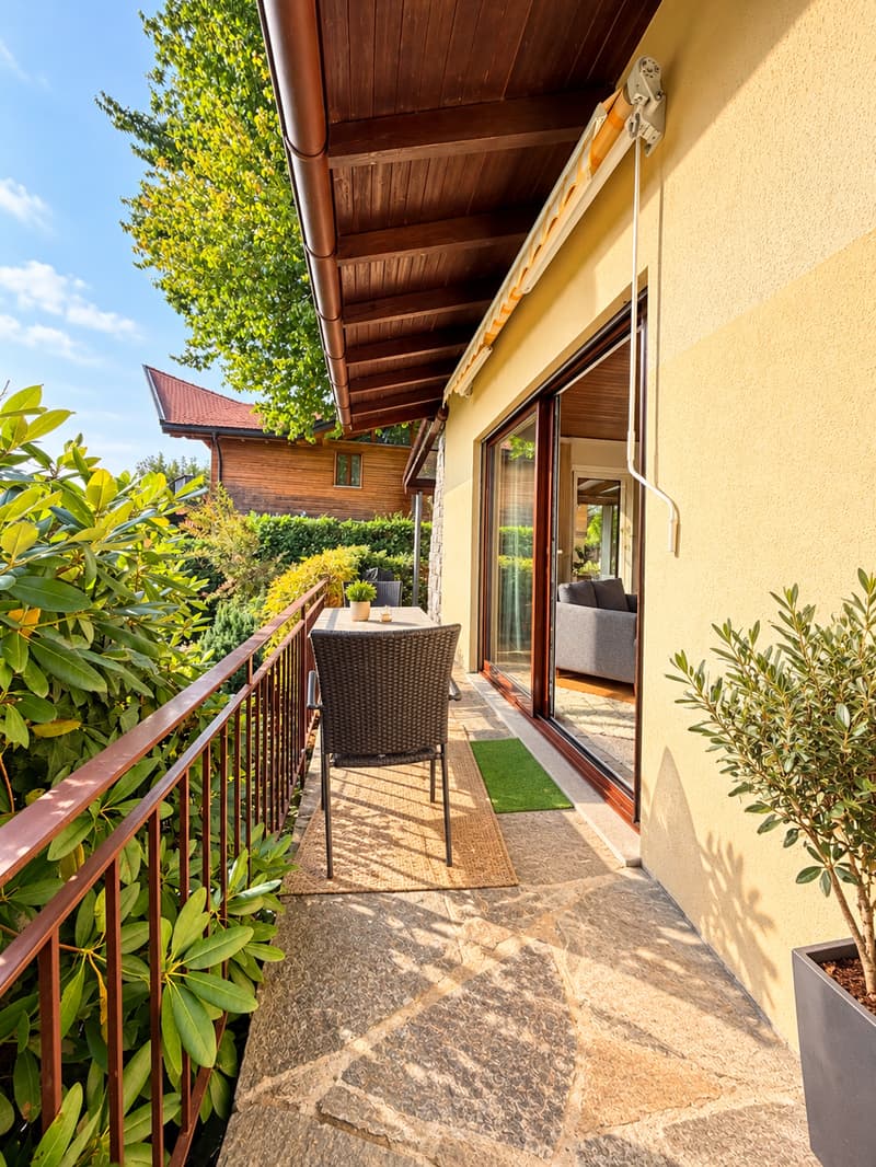 Casa unifamiliare con spazioso giardino pianeggiante (10)
