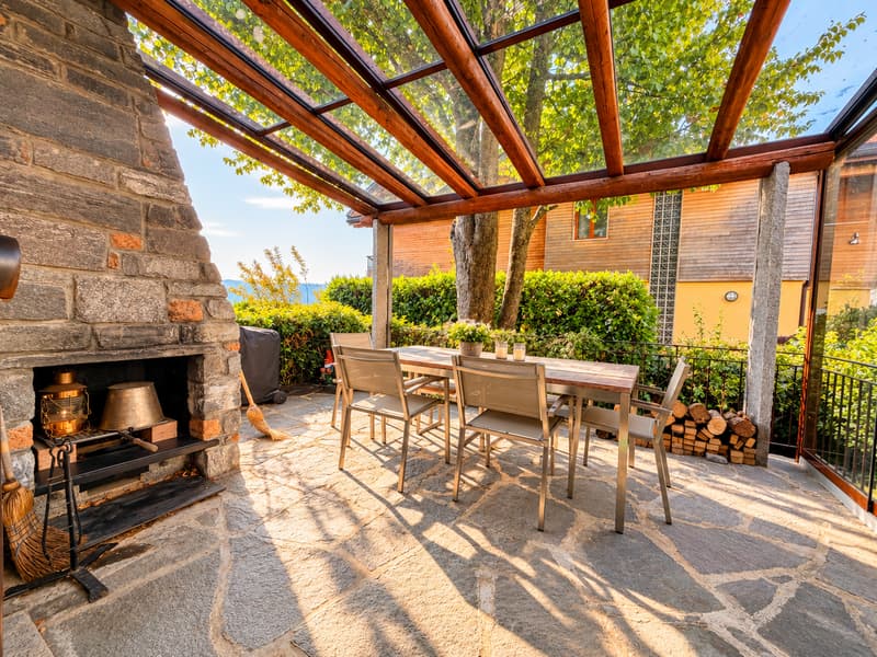 Casa unifamiliare con spazioso giardino pianeggiante (7)