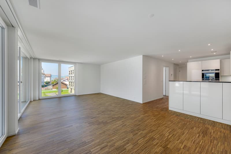 Helle 3.5 Zimmer Wohnung zu vermieten (2)