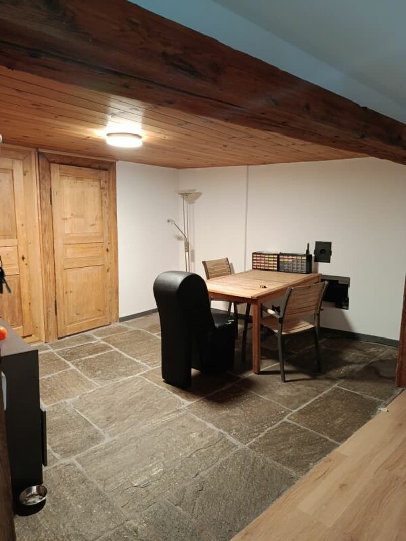Sanierte 4.5-Zimmer-Wohnung mit Süd-Balkon mit Aussicht (2)