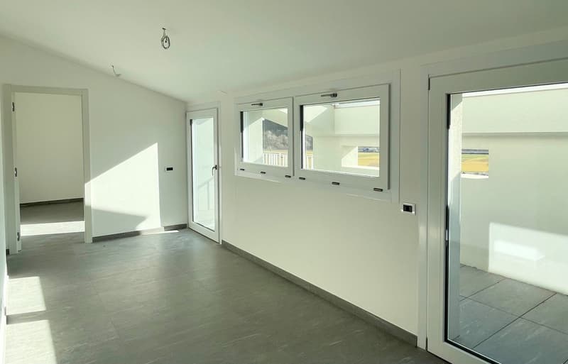 empty room, large windows, balcony, white walls, wooden floors