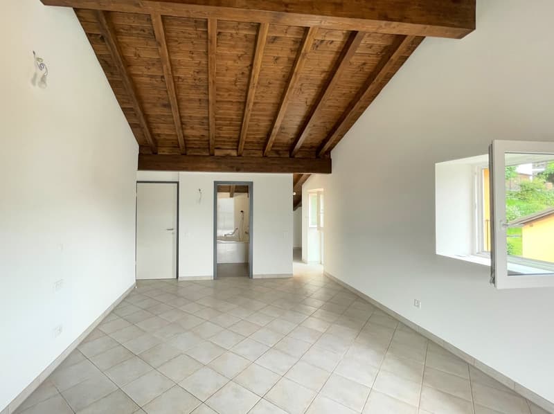 empty room, wooden ceiling, white walls, tiled floor, white door, window
