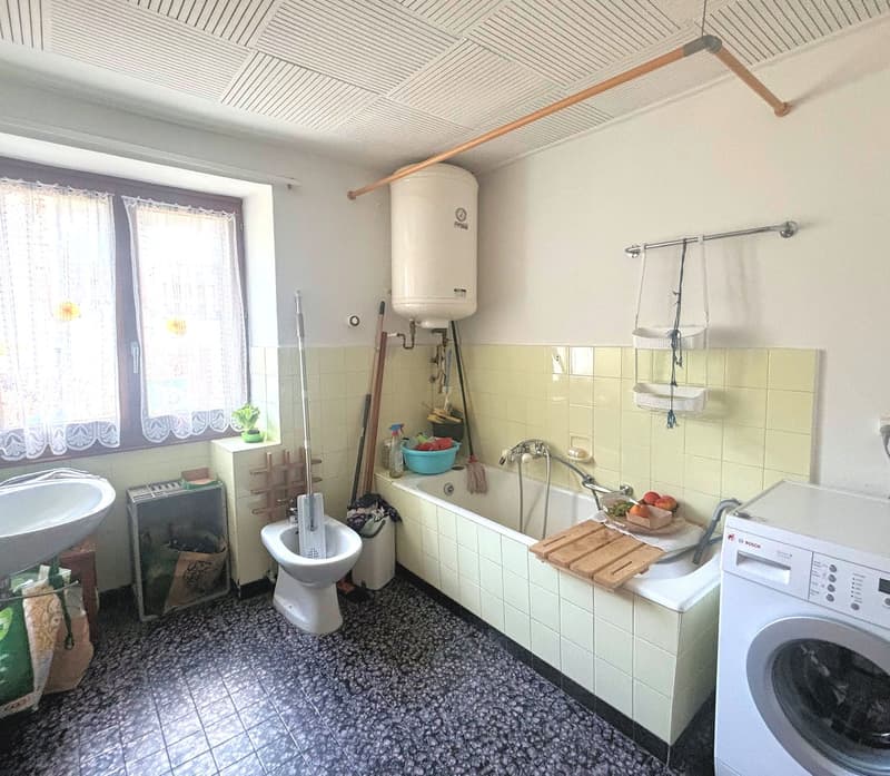 Grande casa in stile alpino in posizione comoda e strategica (10)