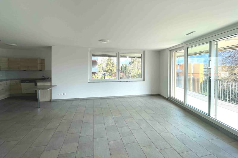 Appartamento con grande terrazza coperta in zona comoda e strategica (5)