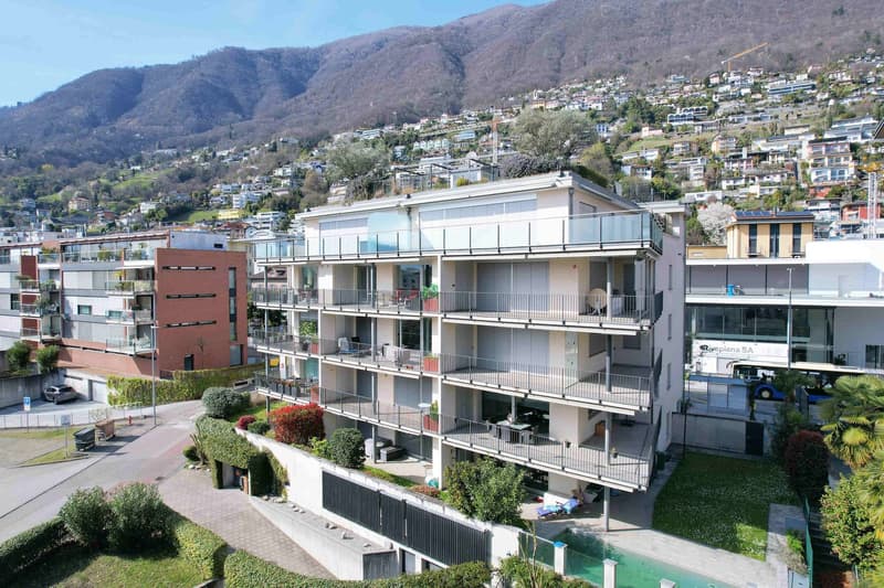 Appartamento con grande terrazza coperta in zona comoda e strategica (2)