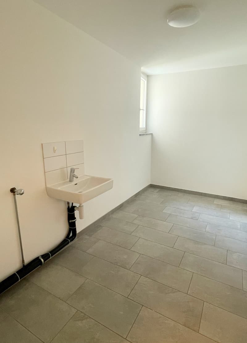 Appartamento con grande terrazza coperta in zona comoda e strategica (13)