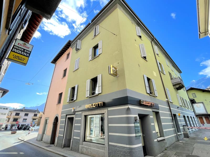 Appartamento duplex + appartamento a reddito + negozio (10)
