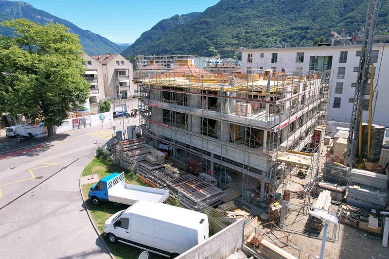 Nuovo spazioso appartamento con grande terrazza (3)