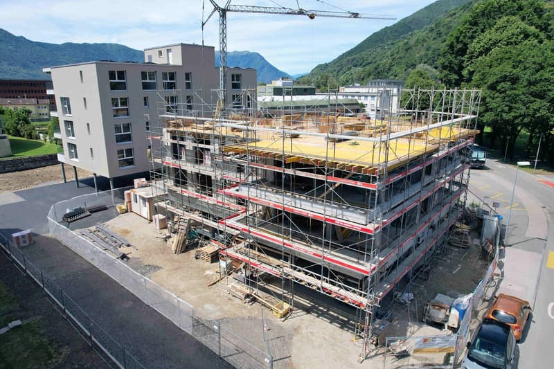Nuovo spazioso appartamento con grande terrazza (1)