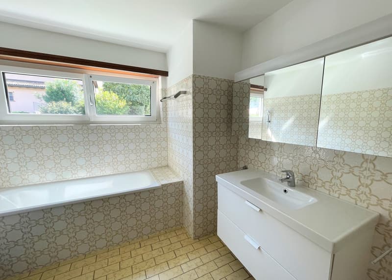 Casa su un unico piano principale con grande terreno in zona tranquilla (14)