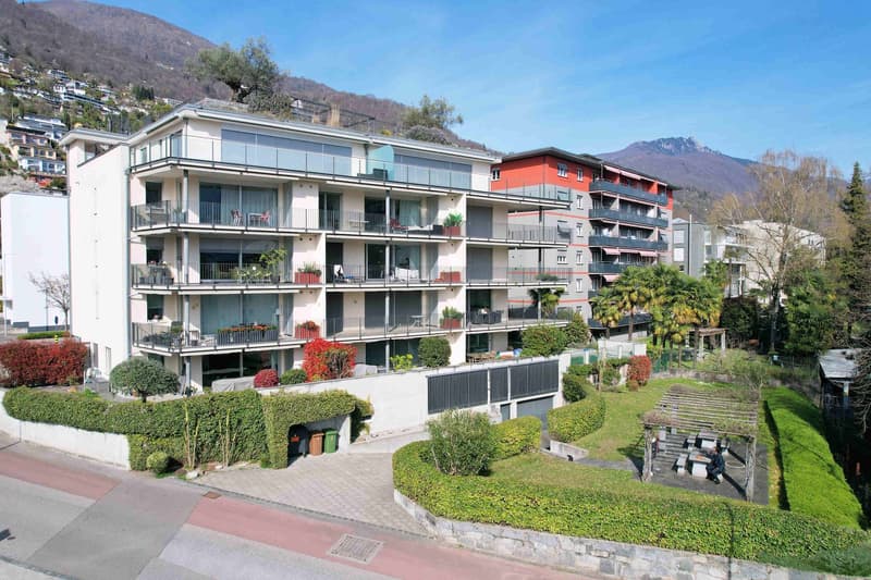 Appartamento con grande terrazza coperta in zona comoda e strategica (1)